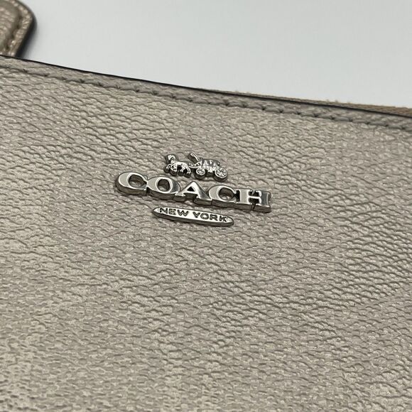 Coach Leather Small Zip Around Coin Wallet ID Keychain Purse Platinum Silver - Picture 4 of 16